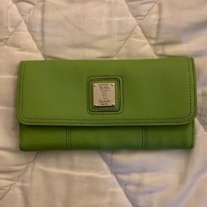 NWT! Tignanello pear wallet